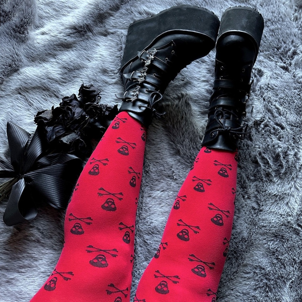 Snag Tights Skullz Poison Apple NWT Size C - Picture 2 of 10